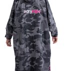 Dryrobe - Advance Long Sleeve Surf Poncho | Voksne | Black Camo/Pink