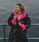 Dryrobe - Advance Long Sleeve Surf Poncho | Voksne | Black Camo/Pink