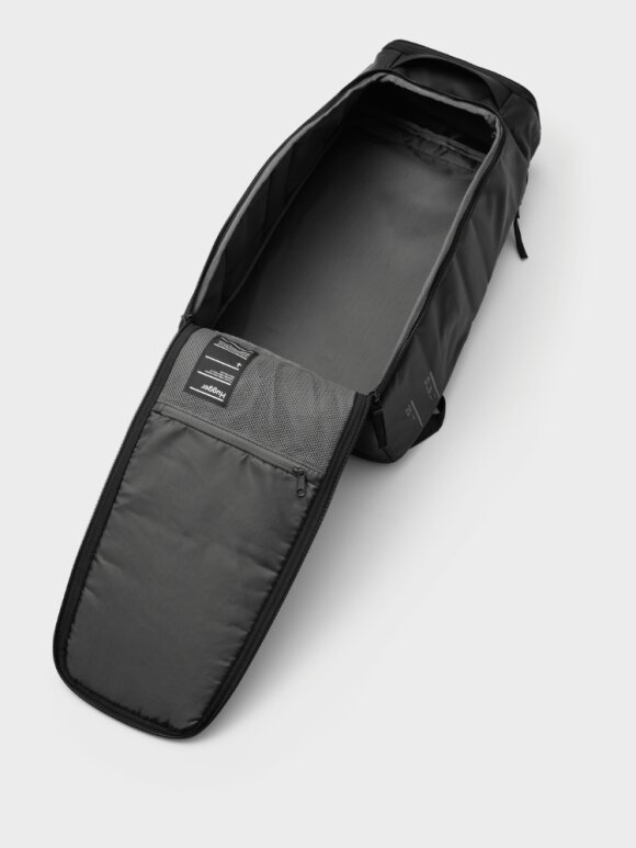 Db Journey - Hugger Backpack 25L - Black Out