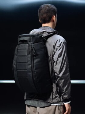 Db Journey - Hugger Backpack 30L - Black Out